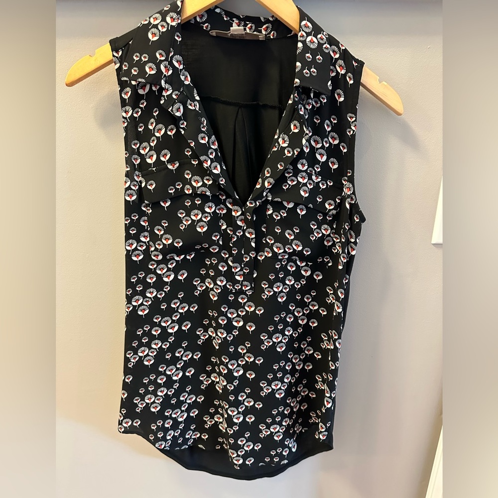 Loft XS sleeveless blouse fall flower pattern v neck